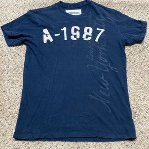 Aeropostale size XS Mens navy tee